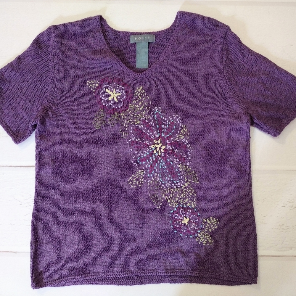 Koret women small purple flower sweater